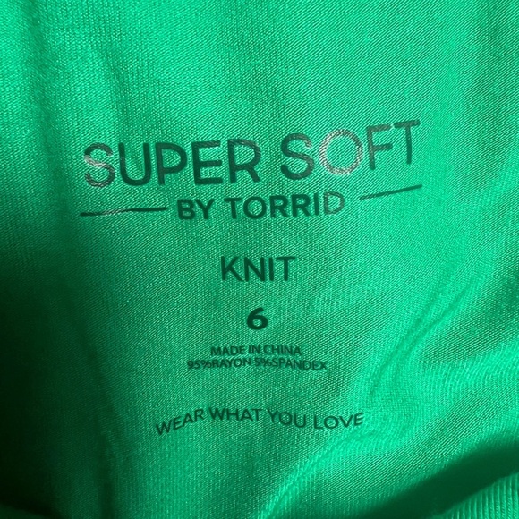 Torrid Green Supersoft Midi Dress - New - Size 30 - Picture 6 of 6